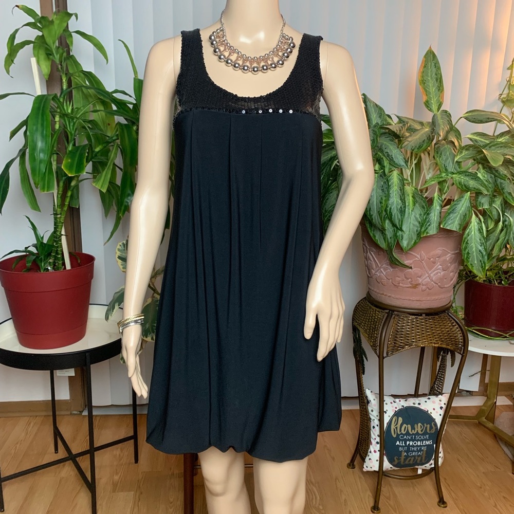 💜 Vanity Black Sleeveless Dress 2/25$